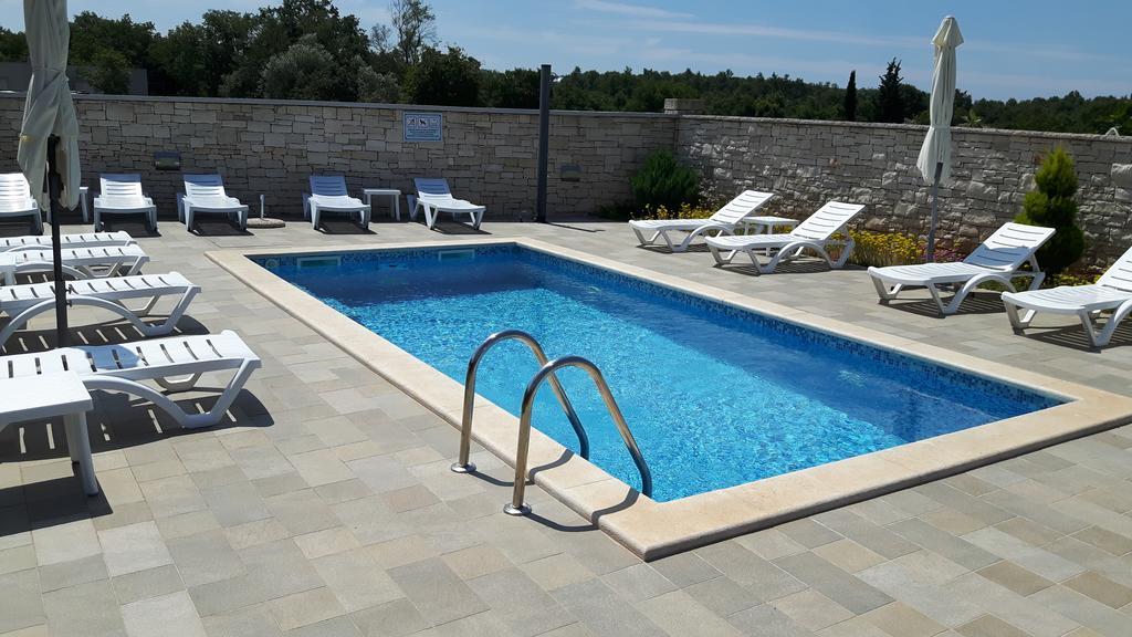Apartments & Rooms Villa Adamovic Umago Exterior foto