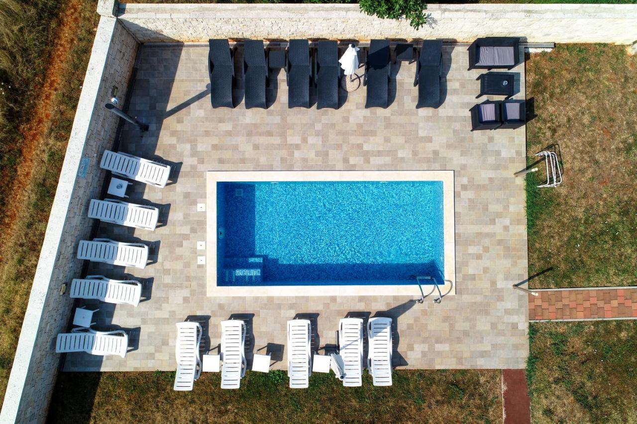 Apartments & Rooms Villa Adamovic Umago Exterior foto